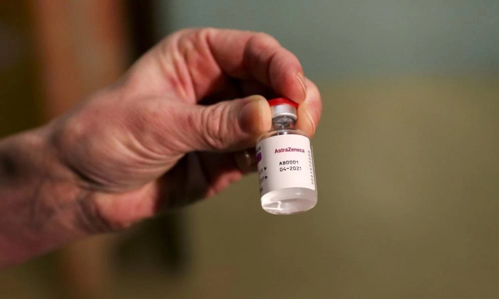 Κορονοϊός: Γιατί «πάγωσαν» οι εμβολιασμοί AstraZeneca